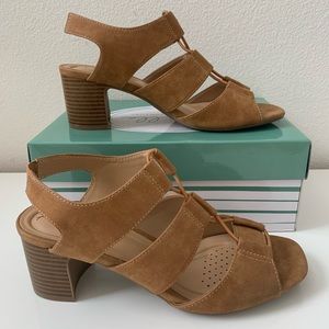 Abella Carly Sandal - true comfort. Brown. Size 7.